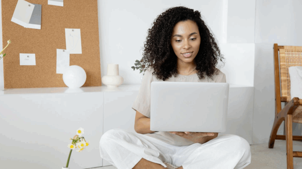 Qu'est-ce qu'un CRM Cloud ? Définition, Avantages et Logiciel